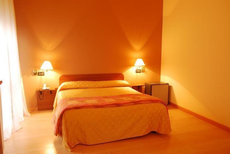 Nuovo Hotel Vigevano Luaran gambar