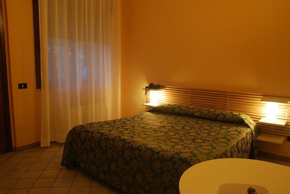 Nuovo Hotel Vigevano Luaran gambar