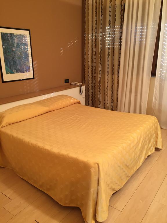 Nuovo Hotel Vigevano Luaran gambar