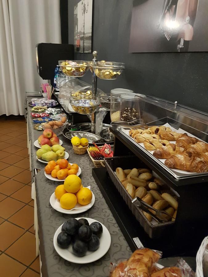 Nuovo Hotel Vigevano Luaran gambar